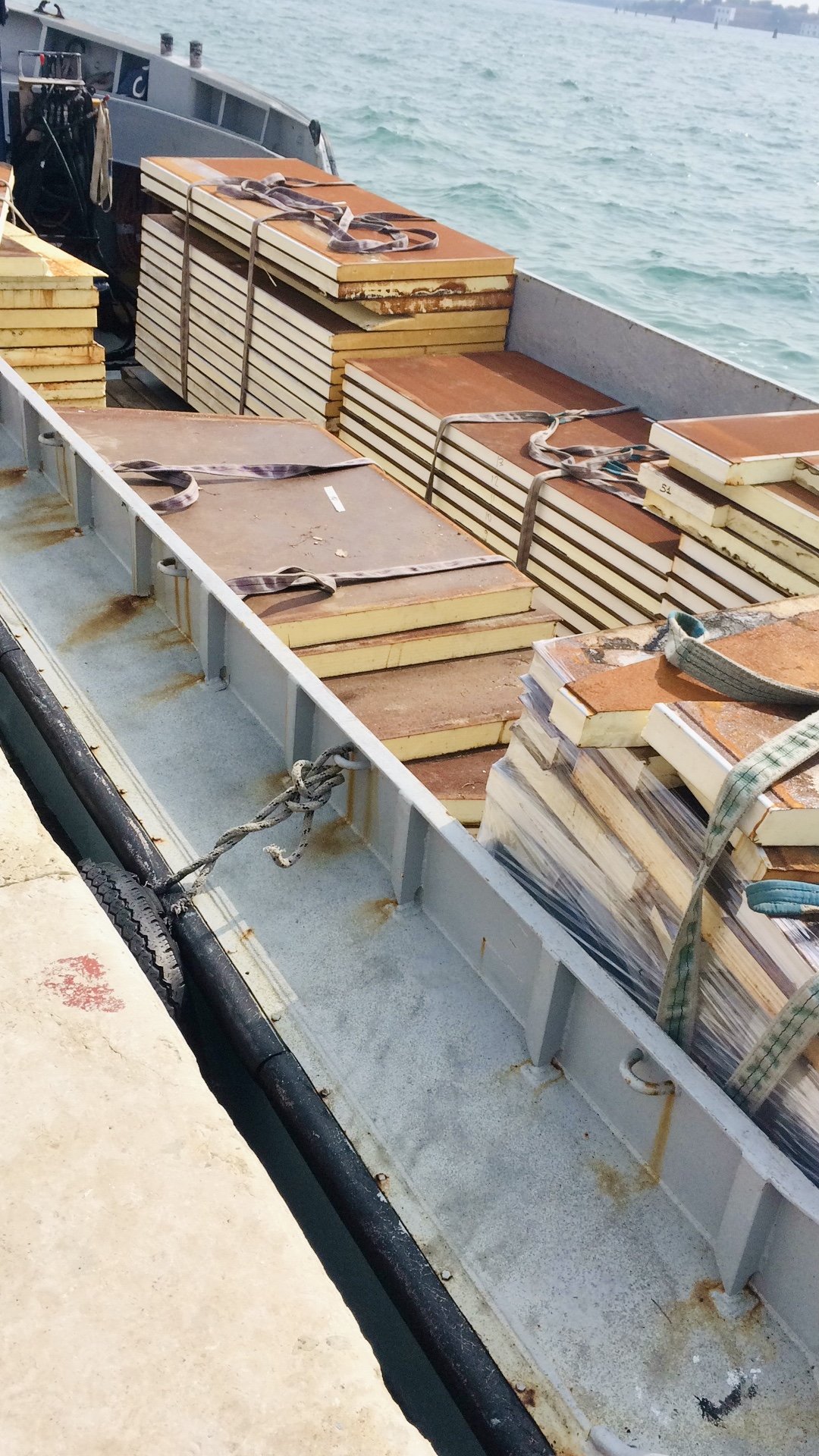 Materials transport boat